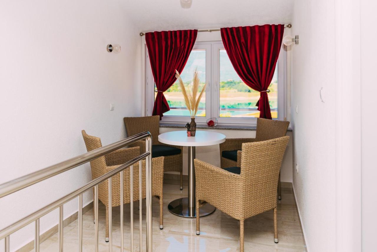 Apartmani Markesic Ramsko Jezero Prozor Exterior photo
