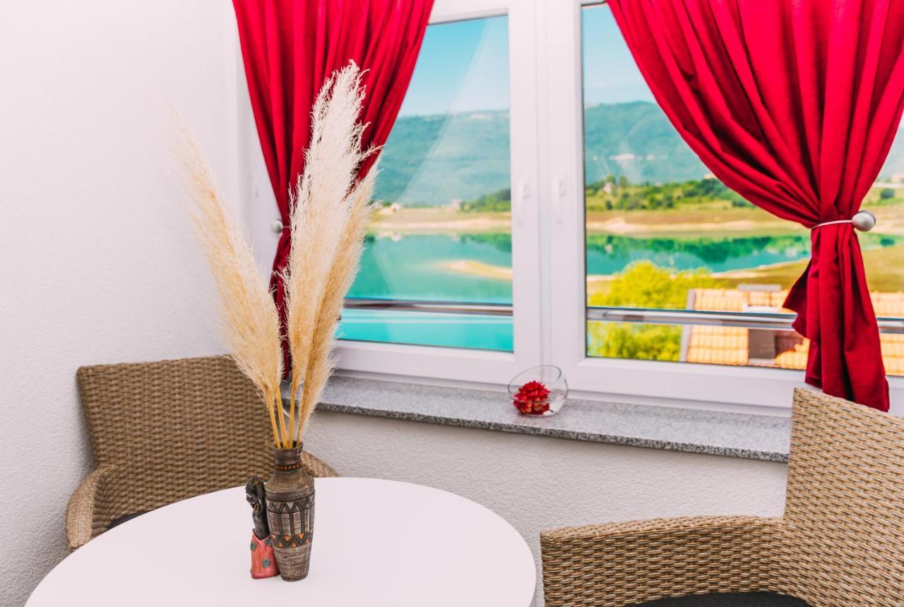 Apartmani Markesic Ramsko Jezero Prozor Exterior photo