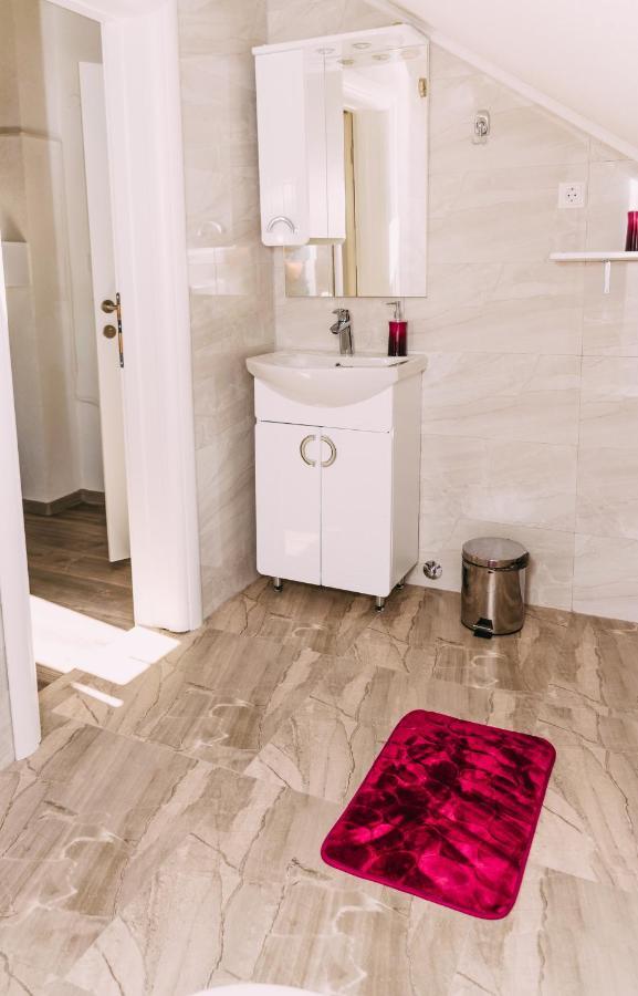 Apartmani Markesic Ramsko Jezero Prozor Exterior photo
