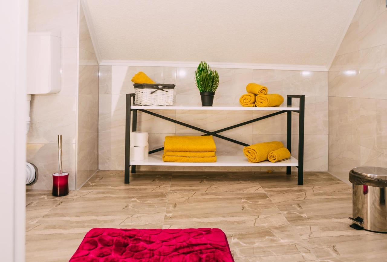 Apartmani Markesic Ramsko Jezero Prozor Exterior photo