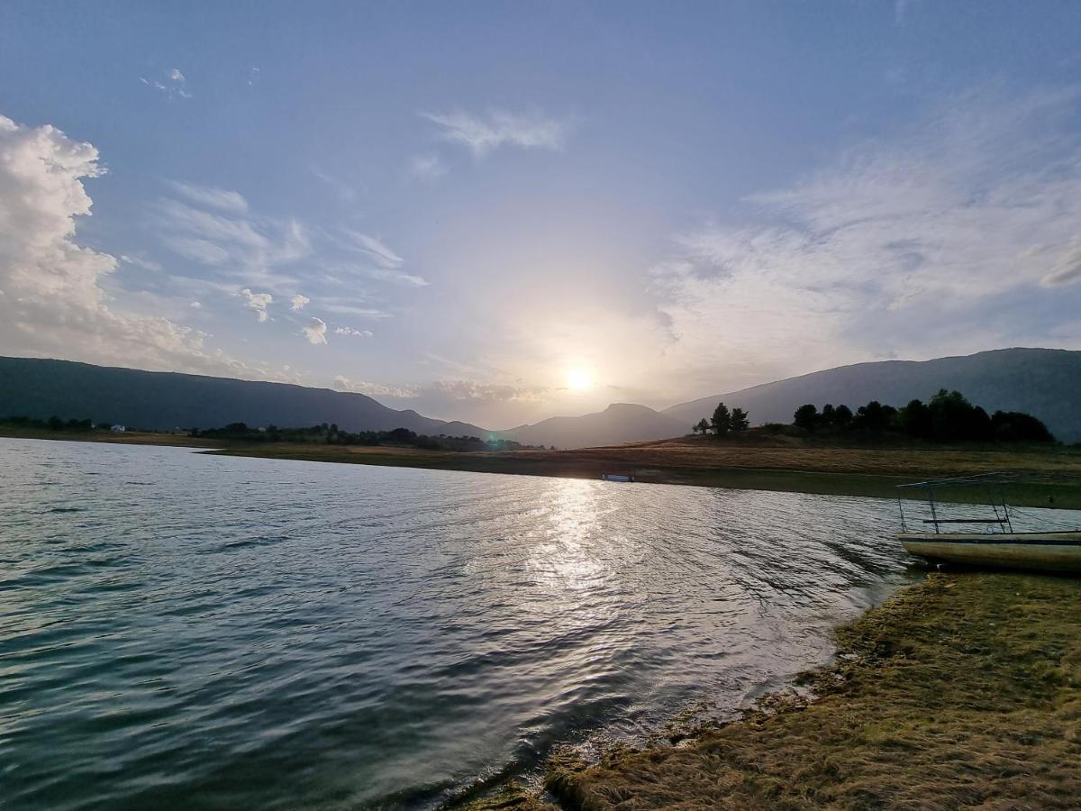 Apartmani Markesic Ramsko Jezero Prozor Exterior photo